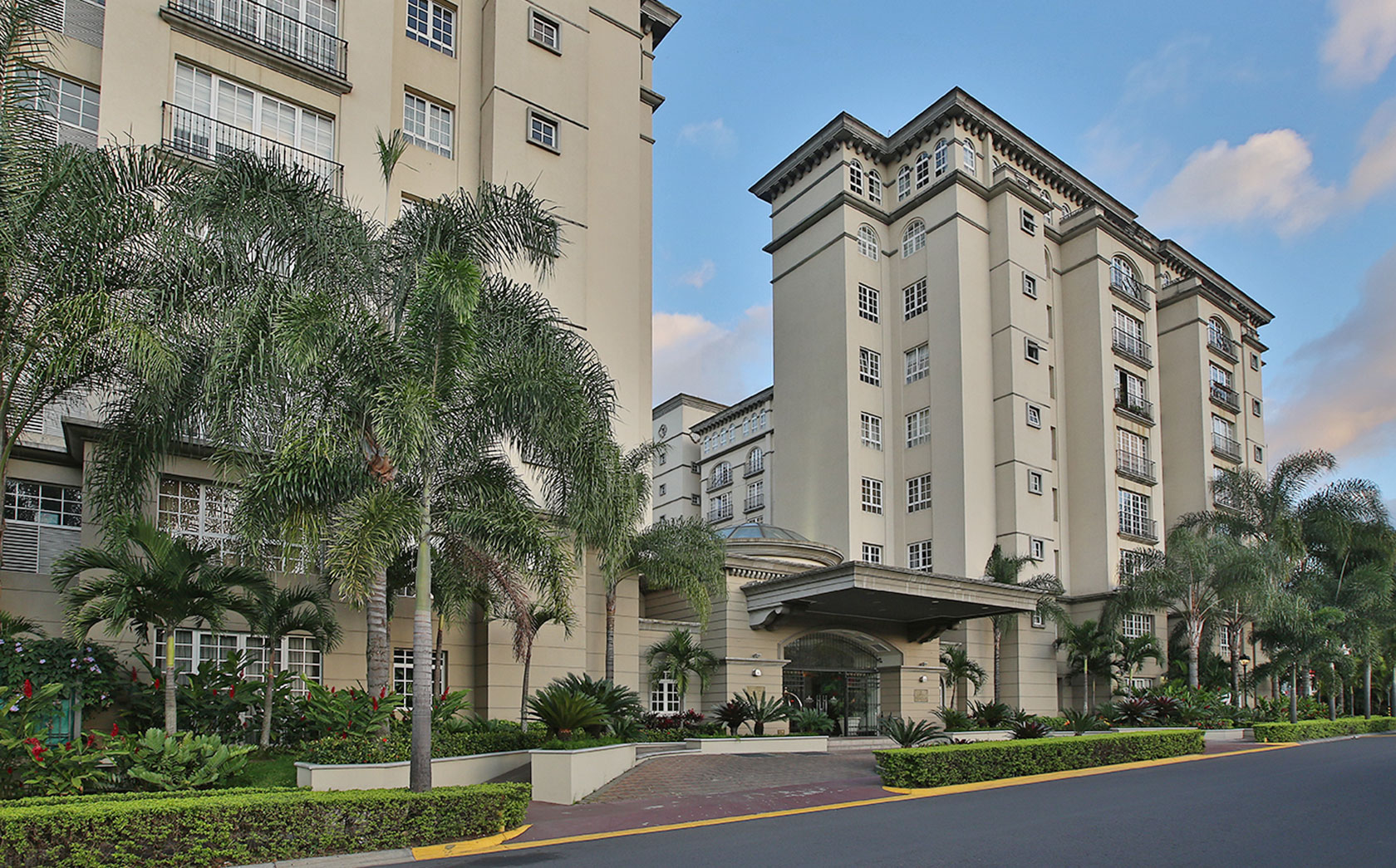 Luxury apartments for sale Cortijo los Laureles, exclusive servicess access lobby