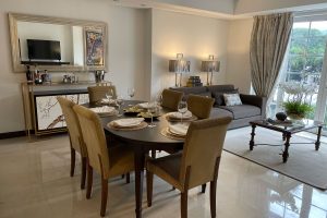 Apartments for sale premium quality and privacy Cortijo Los Laureles Escazú large lounge