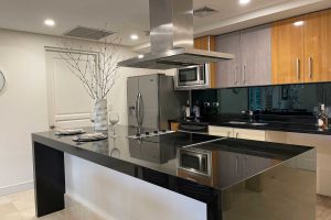 Venta apartamentos residenciales Cortijo los Laureles Escazú acabados elegantes